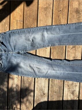 Classic Women's Light Blue Straight-Leg Jeans